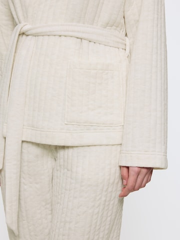 TRIUMPH Badjas kort ' Cozy Comfort Robe Top Quilted ' in Beige