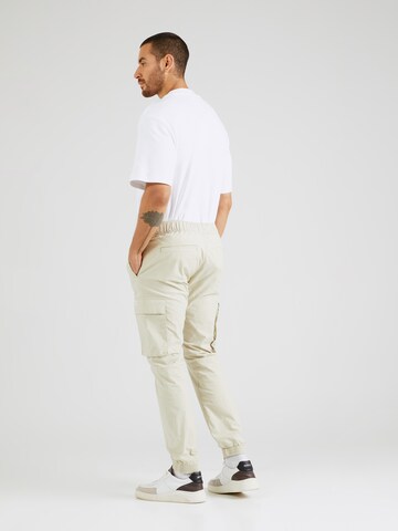 Calvin Klein Jeans Tapered Cargohose in Beige