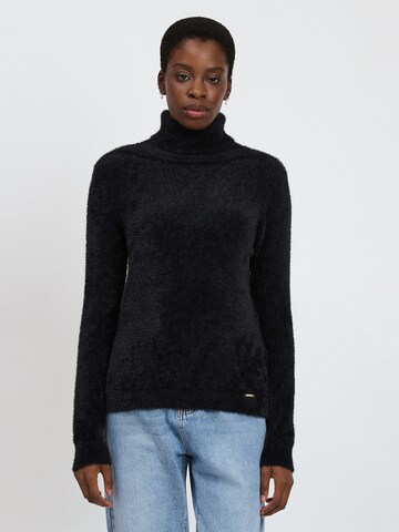 Influencer - Jersey en negro: frente