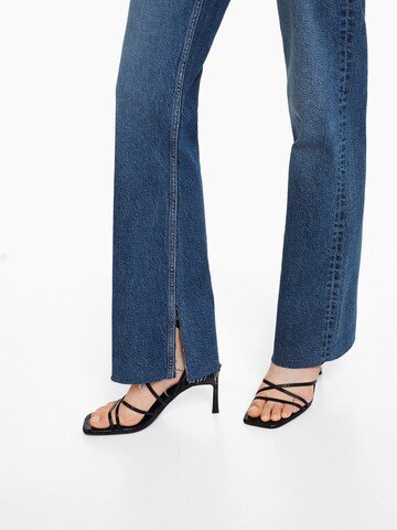 Bershka Regular Jeans in Blau