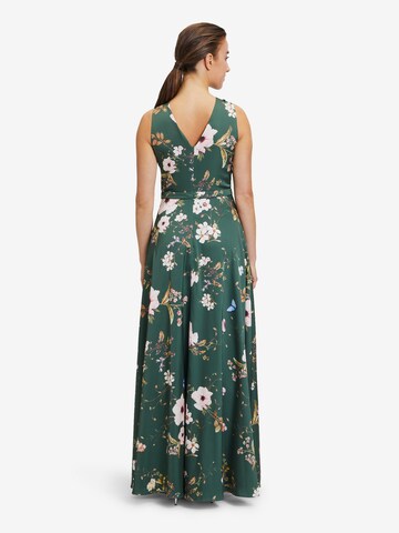 Vera Mont Abendkleid mit Blumenprint in Grün
