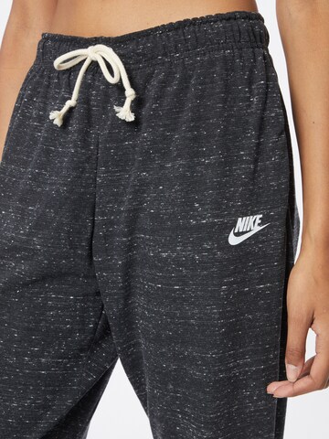 Nike Sportswear Дънки Tapered Leg Панталон в черно