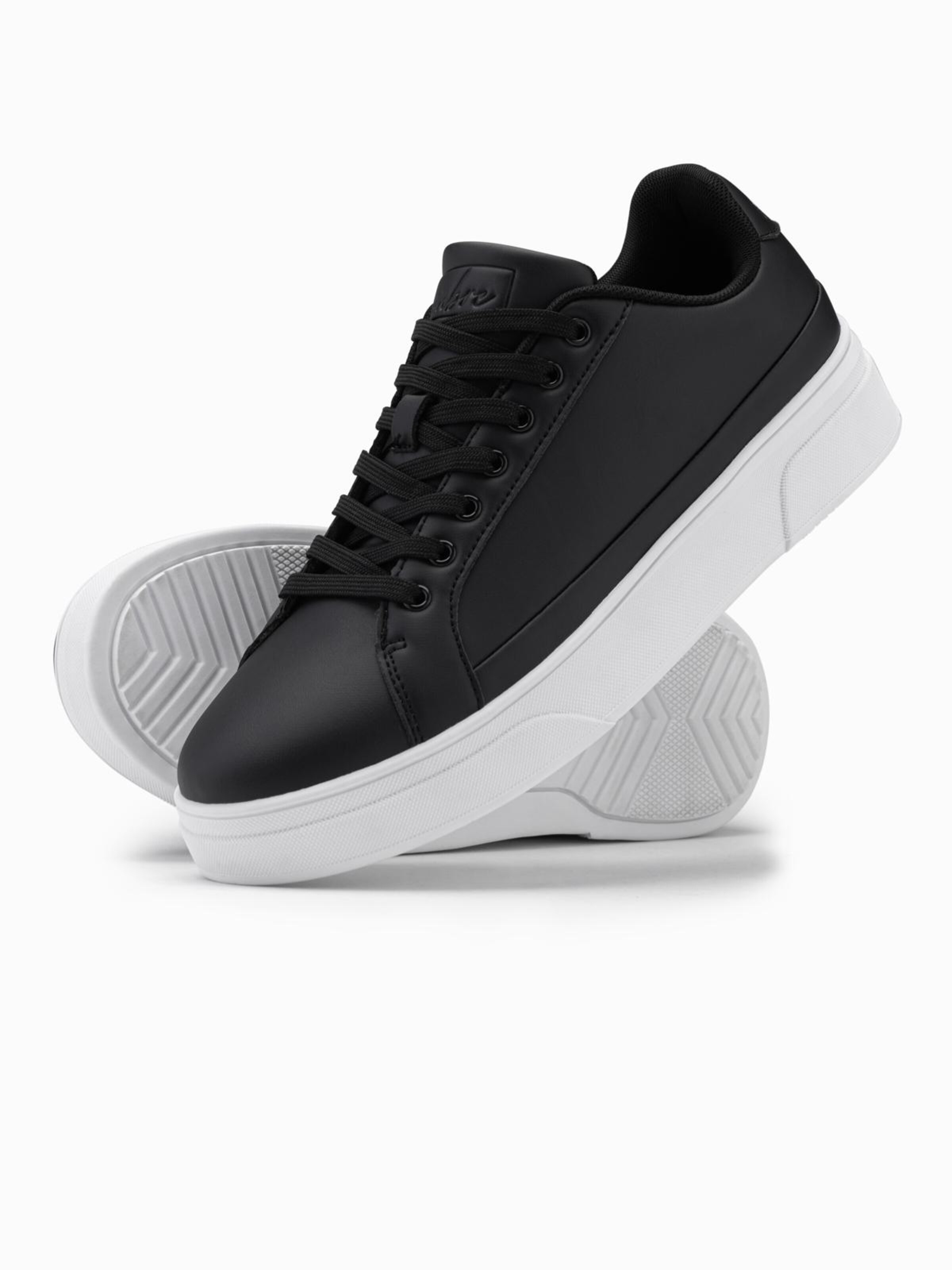 Baskets basses Ombre en noir : devant