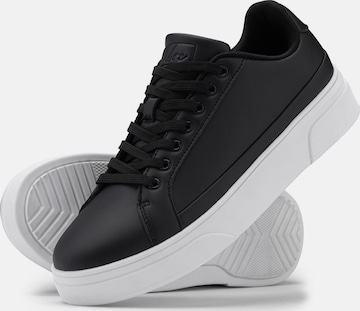 Baskets basses Ombre en noir : devant