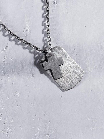REYTEL - Colgante 'STRUGGLE' en plata: frente