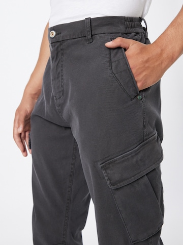 No Excess Tapered Cargohose in Grau