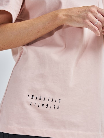 Maglietta 'Liam' di ABOUT YOU x Swalina&Linus in rosa