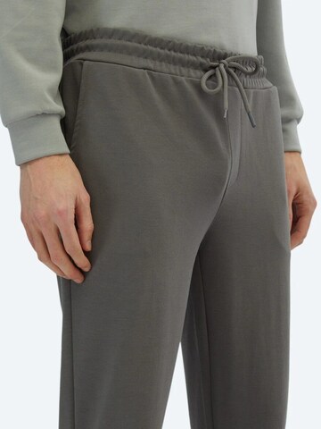 KİP Tapered Trousers in Grey