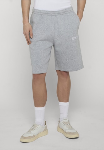 Bruno Banani - Loosefit Calças em cinzento: frente