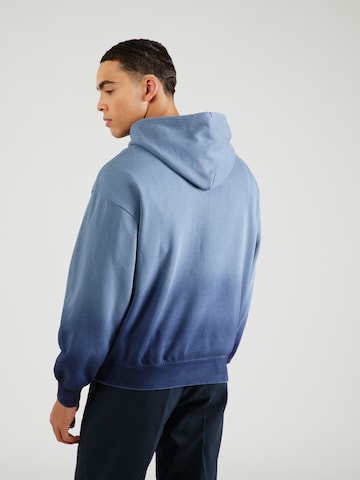 LEVI'S ® Sweatshirt 'Relaxed Baby Tab Hoodie' i blå