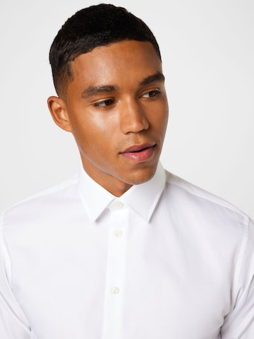 Coupe slim Chemise 'Ethan' SELECTED HOMME en blanc