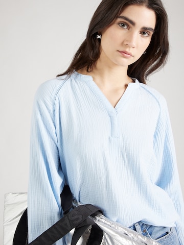 Sublevel Blouse in Blue