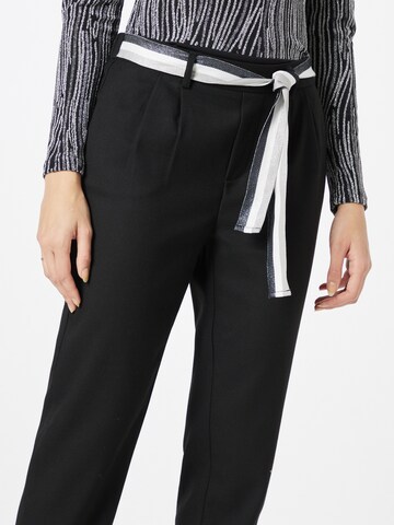 Regular Pantalon à pince 'ONLRITA' ONLY en noir