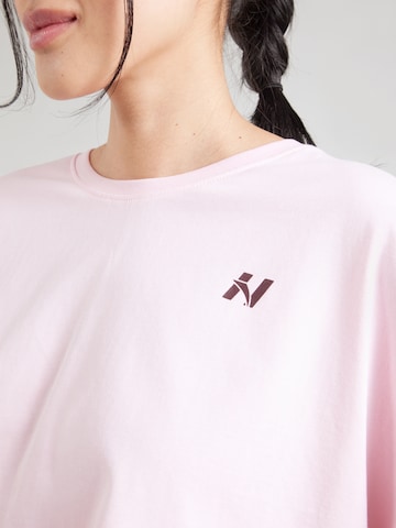 NEBBIA Λειτουργικό μπλουζάκι 'JUST FLOW' σε ροζ