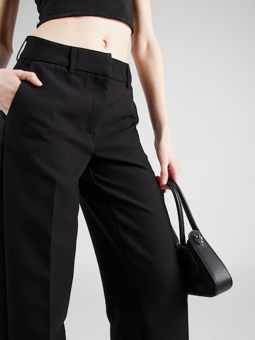 VERO MODA Regular Pleated Pants 'KAMILLA' in Black