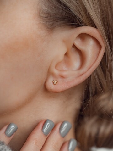 Hey Happiness Ohrringe 'White Triad' in Gold: Vorderseite