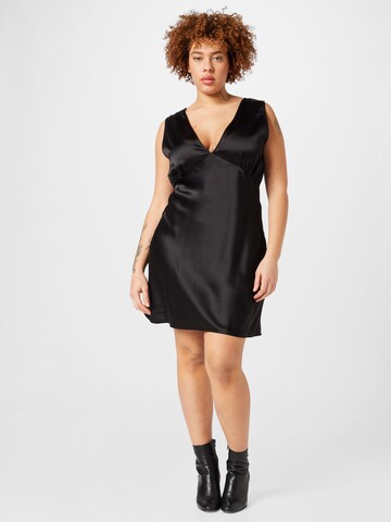 Nasty Gal Plus Dress in Black: front