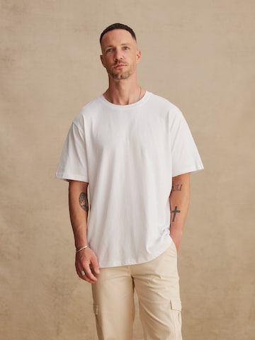 T-Shirt 'Cem' DAN FOX APPAREL en blanc : devant