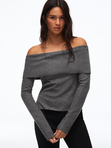 Bershka Sweater in Grey: front