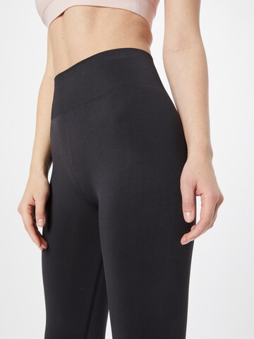 Regular Pantalon de sport ONLY PLAY en noir