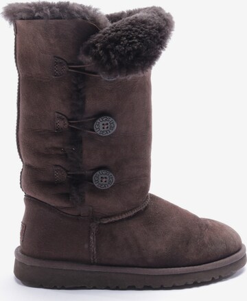 UGG Dress Boots in 35 in Brown: front