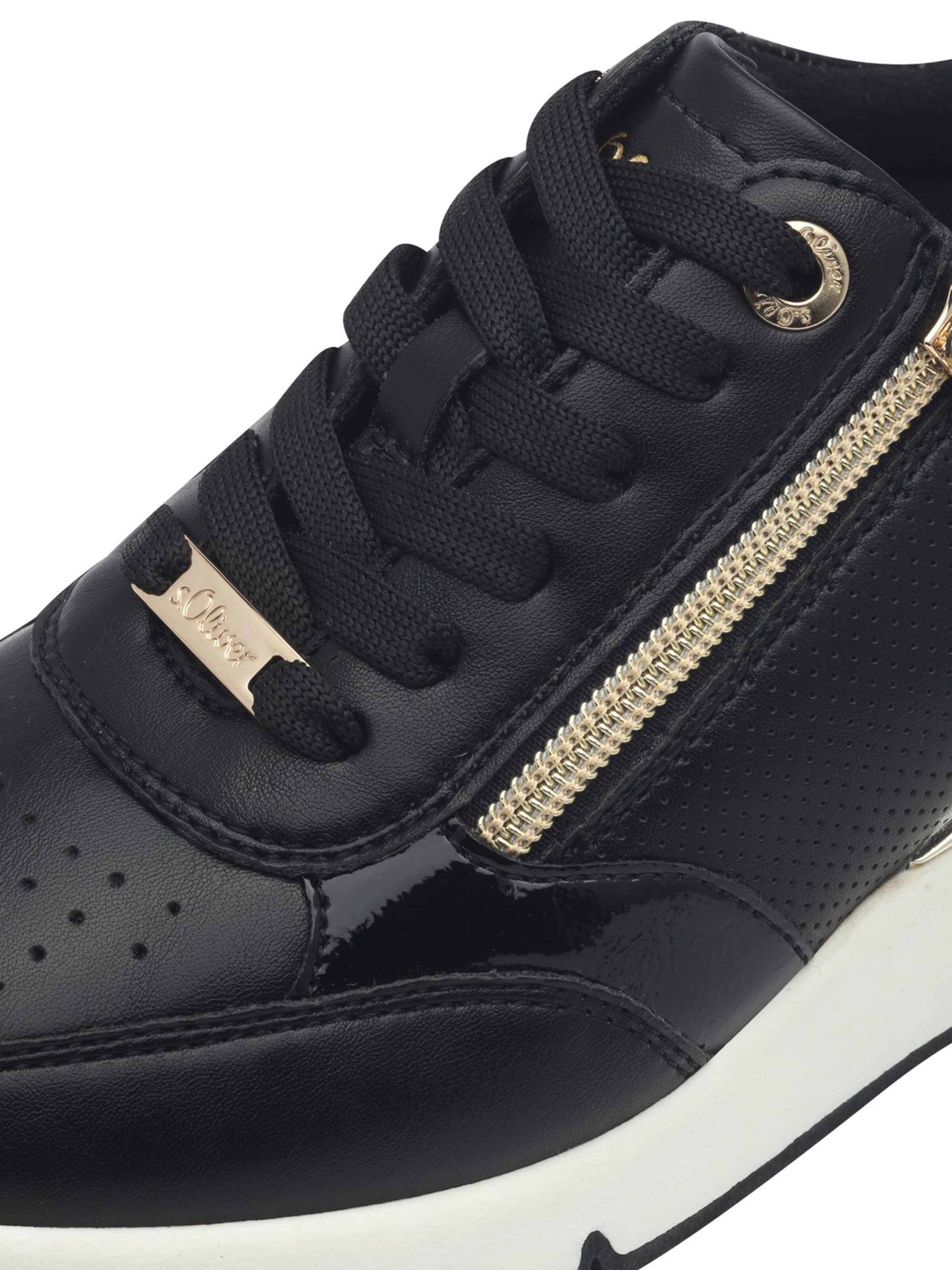 s.Oliver Sneakers in Black
