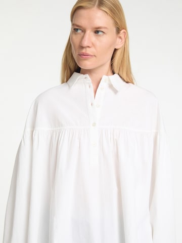 SELECTED - Blusa en blanco