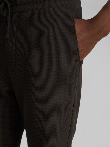 Calvin Klein Jeans Regular Trousers in Black