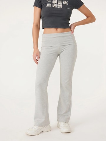 Alexa Dash Regular Trousers in Grey