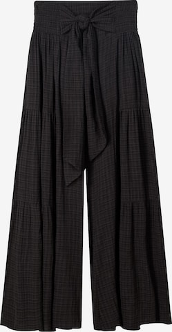 Bershka Wide Leg Housut värissä musta: etupuoli