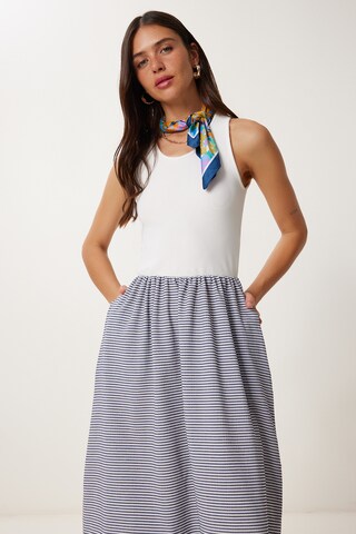 Rochie de la Happiness İstanbul pe gri