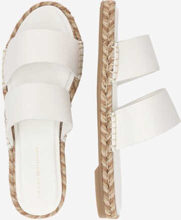 TOMMY HILFIGER - Zapatos abiertos en beige