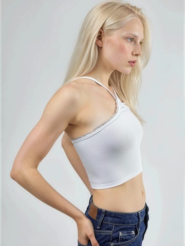 Haut Busem en blanc
