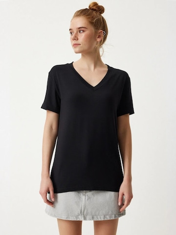 Maglietta 'T-Shirts' di Happiness İstanbul in nero