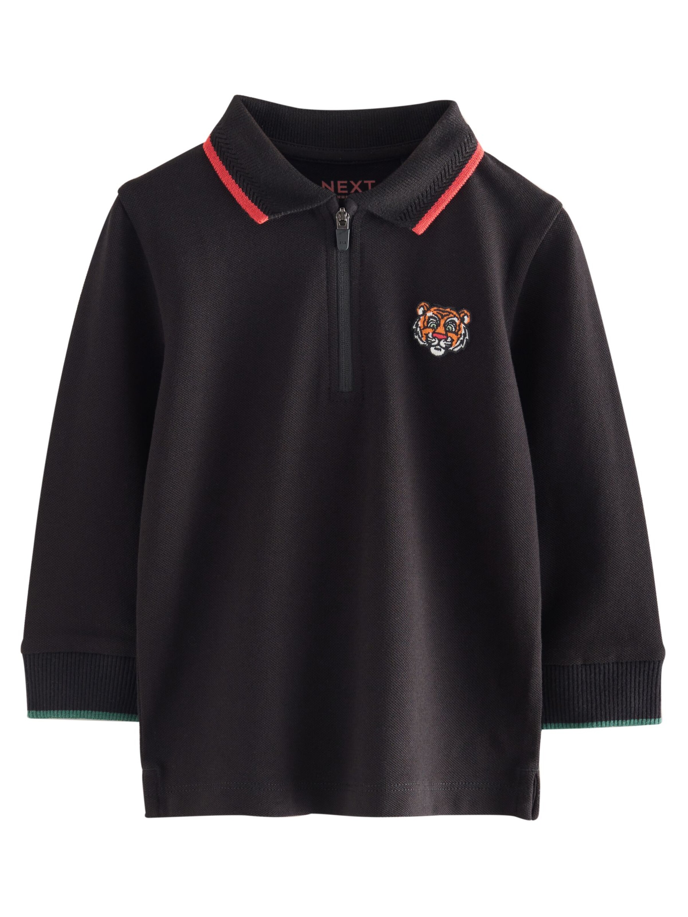 Tricou de la Next pe negru: față