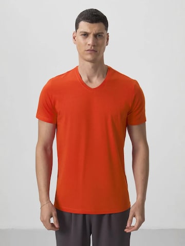 Tommy Life Shirt in Orange: front