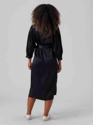 Vero Moda Maternity - Vestido camisero 'Messi' en negro