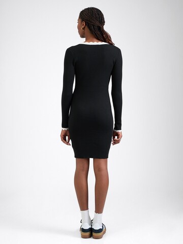 Robe 'Kasha' ABOUT YOU en noir
