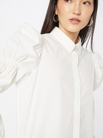 LEVI'S ® - Blusa 'Zuma Cinched Slv Blouse' em branco