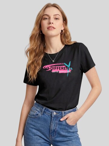T-shirt 'Women Pink & Cyan Brush Stroke Slogan Print T-Shirt' LapaPlus en noir : devant