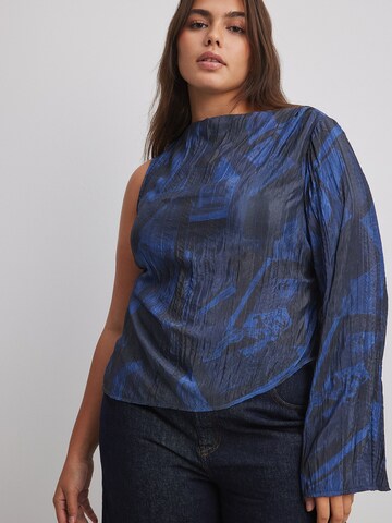 NA-KD Blouse in Blauw: voorkant