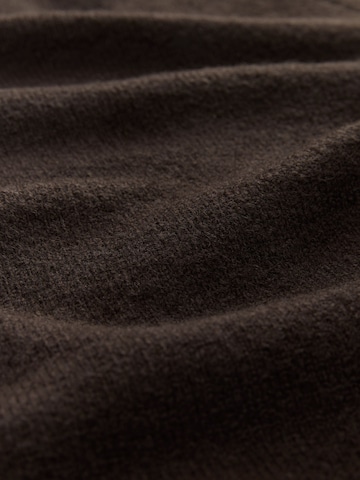 Pull-over self. en marron