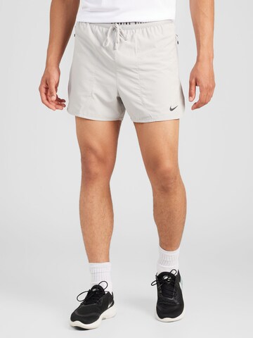 NIKE Regular Sportbroek in Grijs: voorkant