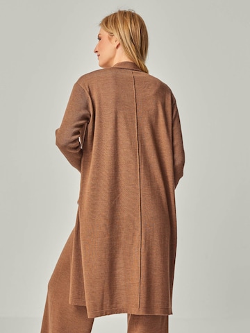 YOU LOOK PERFECT Hausanzug 'LOUNGEWEAR SET  - Cardigan Blossom & Top Blossom & Pants Bailey' in Braun