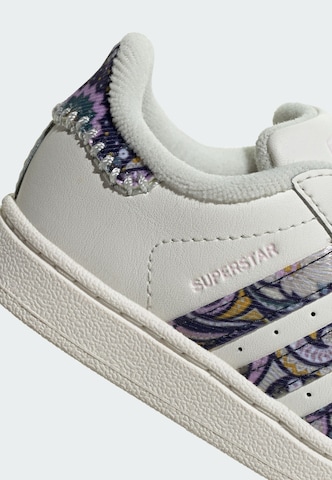 ADIDAS ORIGINALS Кроссовки 'Liberty London Superstar II' в Белый