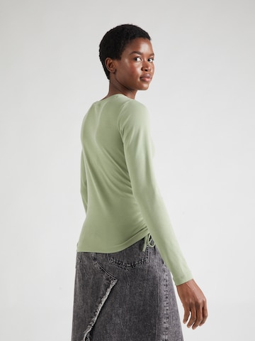 Nike Sportswear Μπλουζάκι 'ESSNTL' σε πράσινο