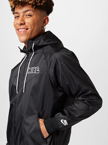 Nike Sportswear Between-season jacket in Black