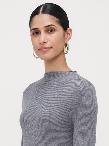 Vero Moda Petite Sweter 'VMNANCY' w kolorze szary