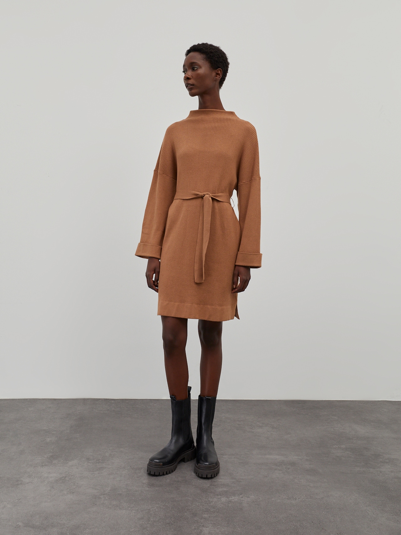 EDITED Producten Jurk 'Nata' Bruin