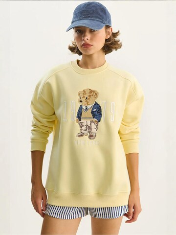 Felpa di Bianco Lucci in giallo: frontale